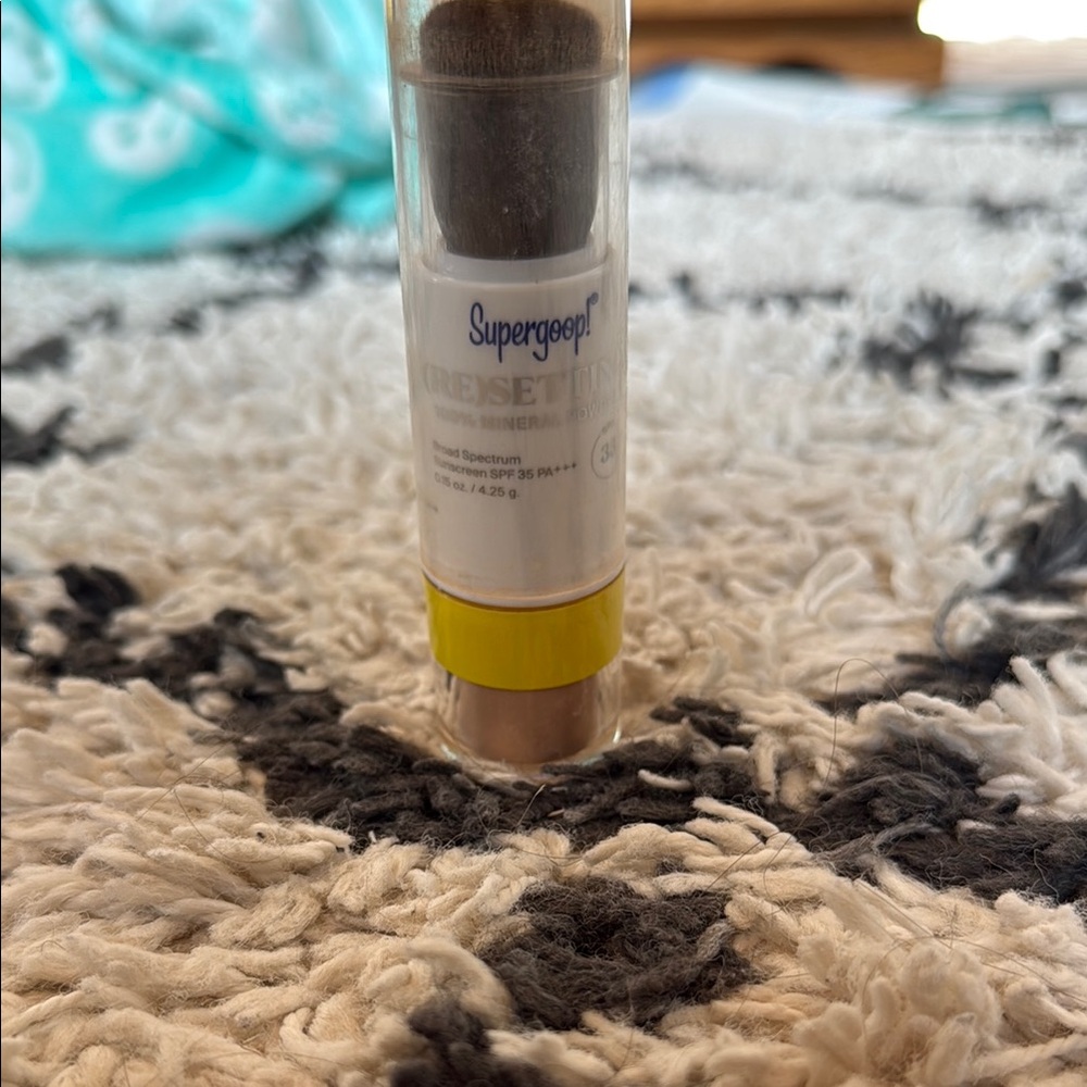 Supergoop! Setting Powder with Yellow Cap